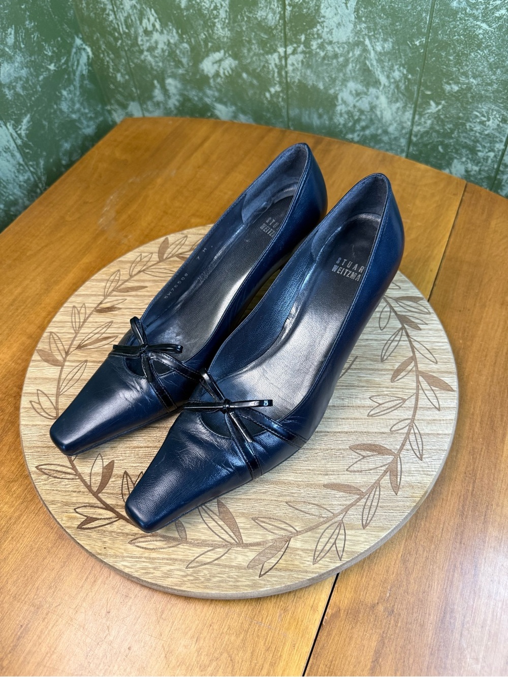 Stuart Weitzman Navy Leather Pointed Toe Pumps Size 7